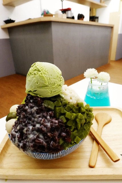 20251102-w5a2c 20251102-w5a2c