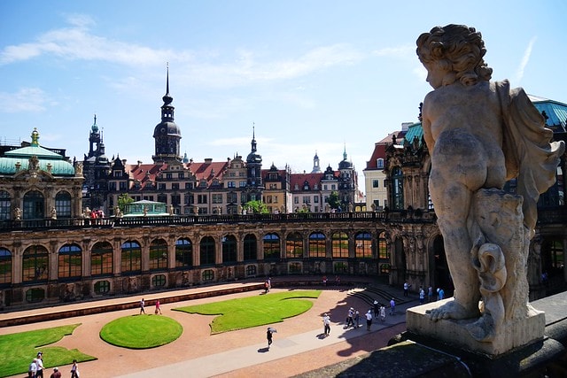 20251102-0ye0y 20251102-0ye0y