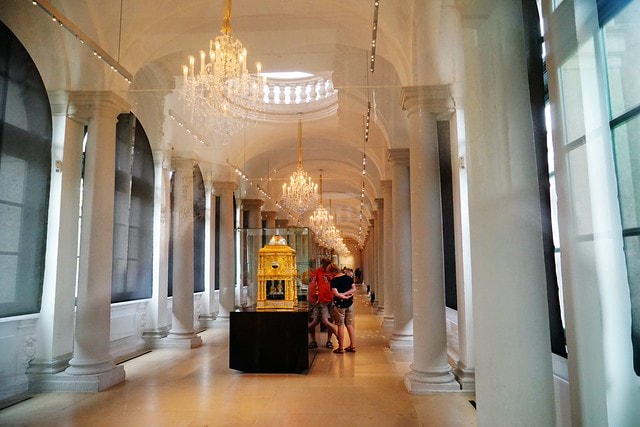 20251102-21l52 20251102-21l52