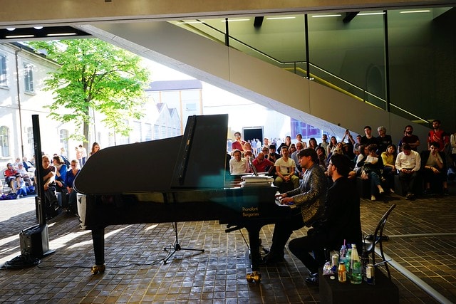 20251102-5zamq 20251102-5zamq