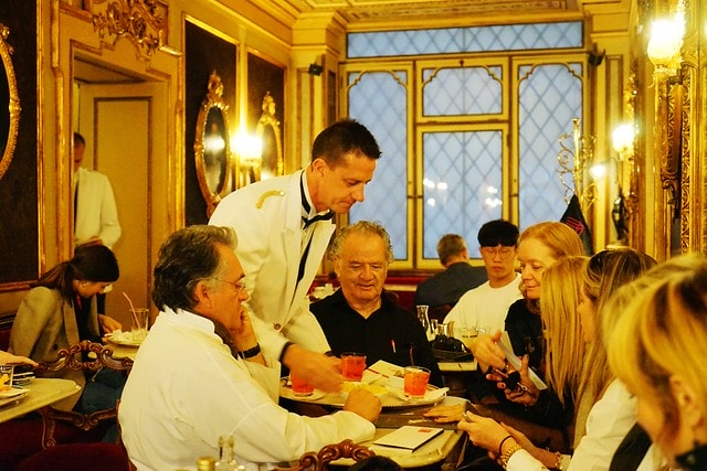 20251102-a6z1o 20251102-a6z1o