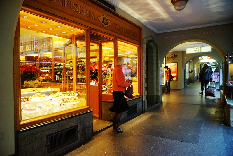 20251102-0oj2l 20251102-0oj2l