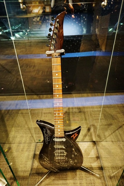 20251102-ezj1h 20251102-ezj1h