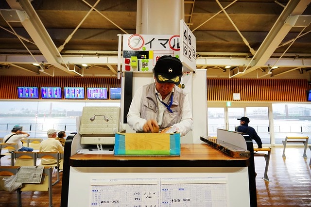 20251102-1lz6v 20251102-1lz6v