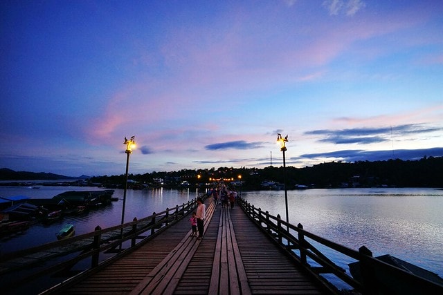 20251102-i6zz8 20251102-i6zz8