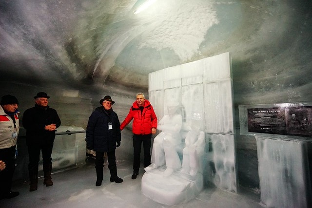 20251102-oixyc 20251102-oixyc