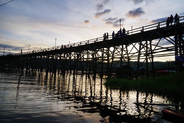 20251102-rn1u8 20251102-rn1u8