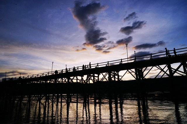 20251102-s1hno 20251102-s1hno