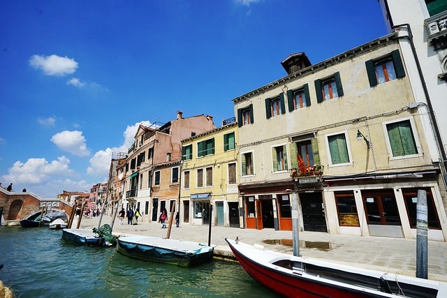 20251102-58y99 20251102-58y99