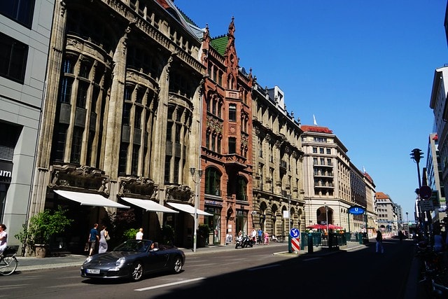 20251102-g1c7u 20251102-g1c7u