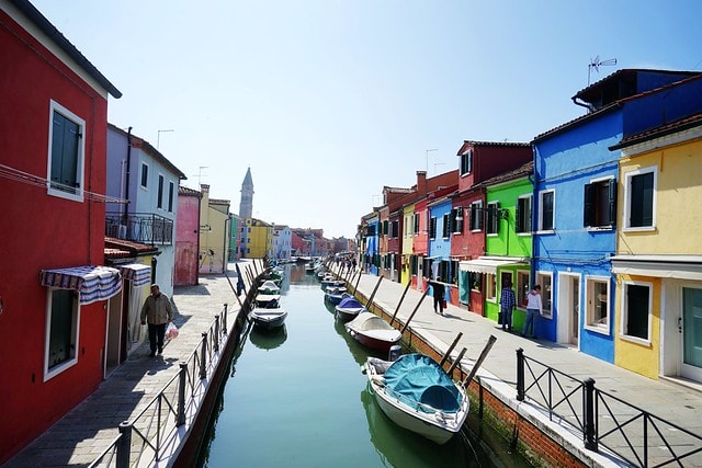 20251102-qfl0t 20251102-qfl0t