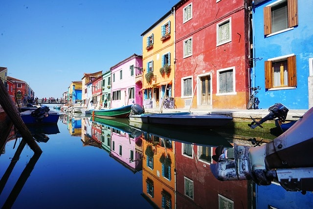 20251102-qy9rv 20251102-qy9rv