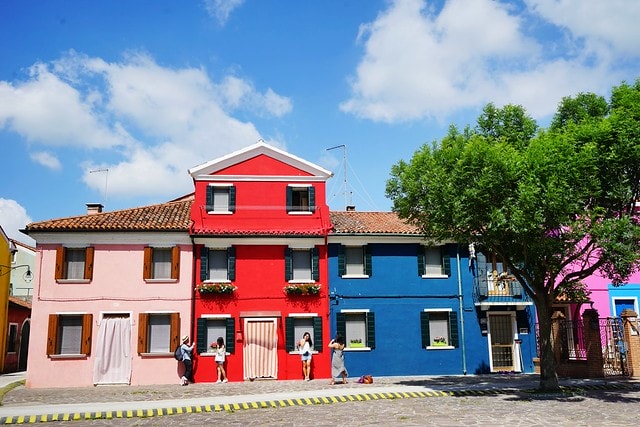 20251102-v8gi8 20251102-v8gi8