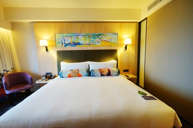 20251102-yj52b 20251102-yj52b