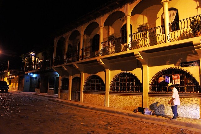 20251102-5as3k 20251102-5as3k