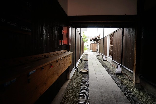 20251102-87w5n 20251102-87w5n