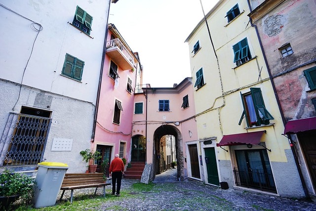 20251102-jrujb 20251102-jrujb