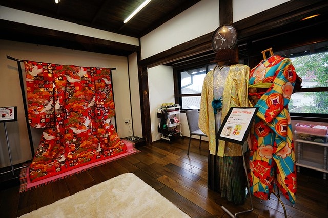 20251102-momv2 20251102-momv2