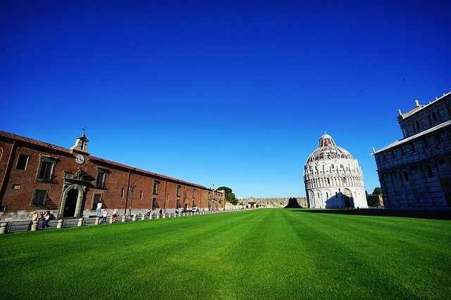 20251102-ujrb9 20251102-ujrb9