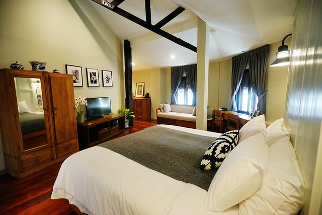 20251102-4c65c 20251102-4c65c