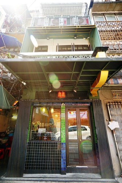 20251102-4ew2v 20251102-4ew2v