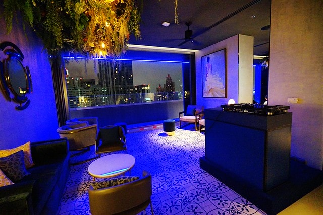 20251102-5ia8x 20251102-5ia8x