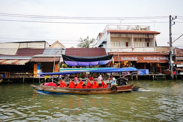 20251102-l9dux 20251102-l9dux