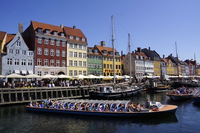 20251102-y6tsx 20251102-y6tsx