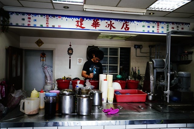 20251102-jfoaq 20251102-jfoaq