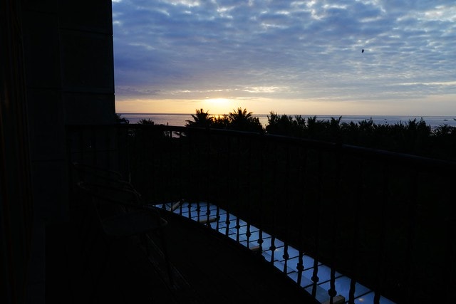 20251102-ei8ua 20251102-ei8ua