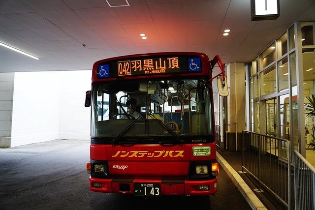 20251102-omeqw 20251102-omeqw