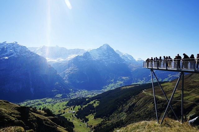 20251102-bye8l 20251102-bye8l