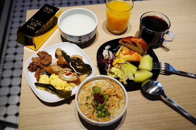 20251102-q2yoz 20251102-q2yoz