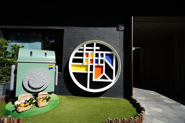 20251102-zo0hi 20251102-zo0hi