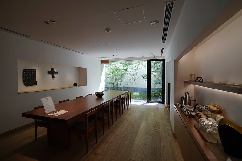 20251102-um8sq 20251102-um8sq