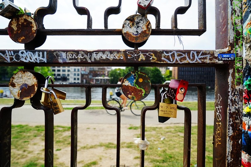 20251102-68ihm 20251102-68ihm