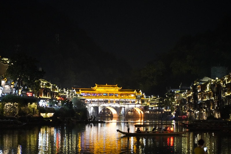 20251102-h8gqn 20251102-h8gqn