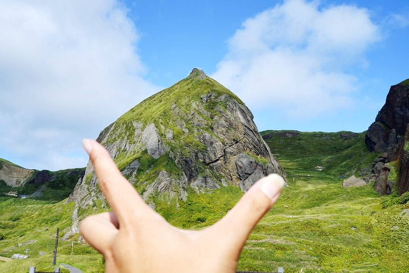 20251102-l0g6r 20251102-l0g6r