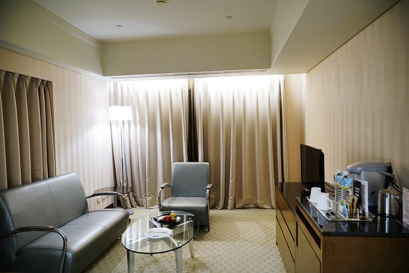 20251102-nmze8 20251102-nmze8