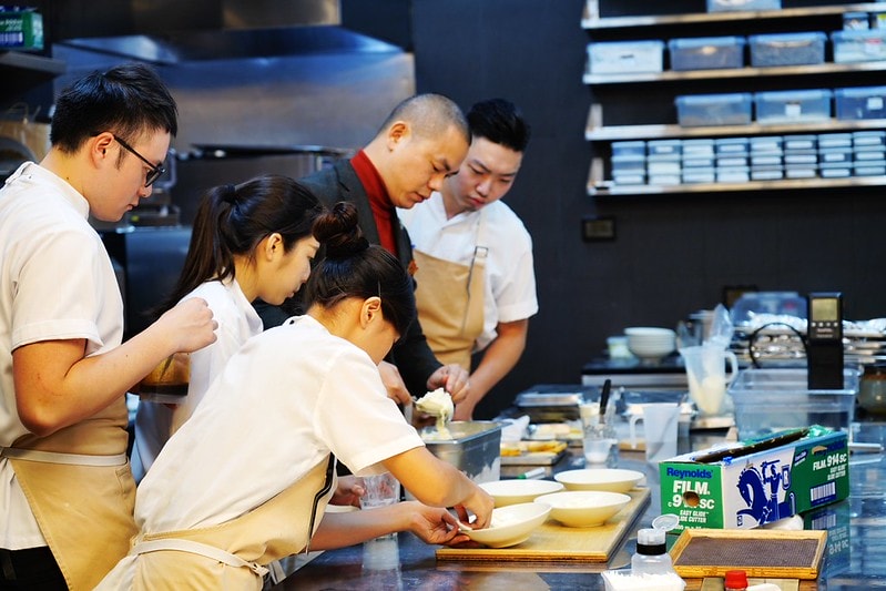 20251102-5t969 20251102-5t969