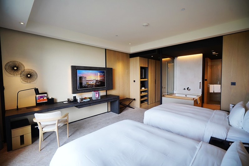 20251102-emgj2 20251102-emgj2