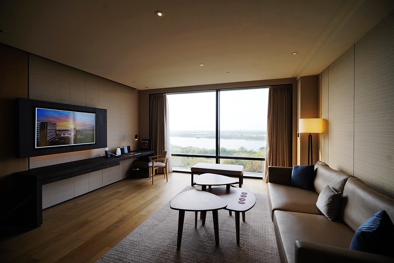 20251102-h9uzh 20251102-h9uzh