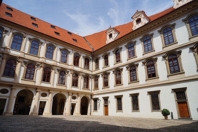 20251102-2hnok 20251102-2hnok