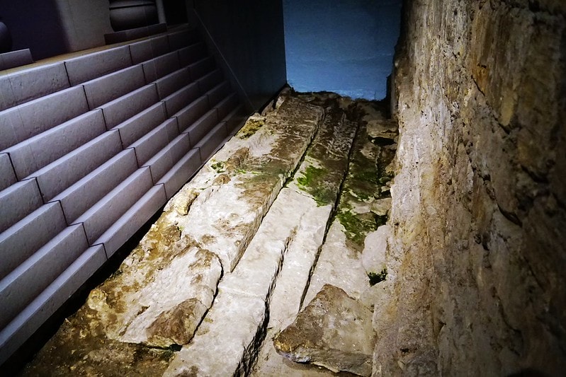 20251102-yj73i 20251102-yj73i