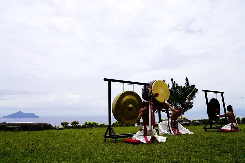 20251102-r0zux 20251102-r0zux