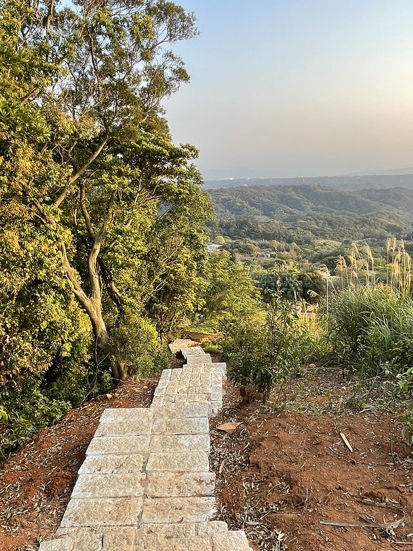 20251102-azpb5 20251102-azpb5