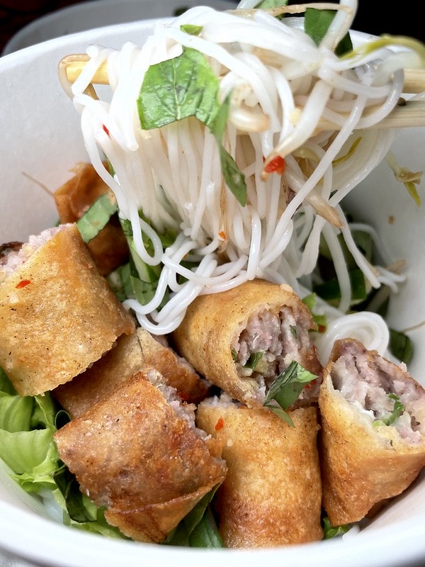 20251102-2azo0 20251102-2azo0