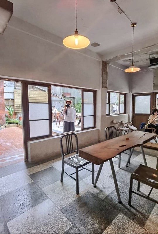 20251102-zvg4t 20251102-zvg4t