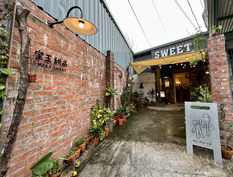 20251102-r0ez9 20251102-r0ez9