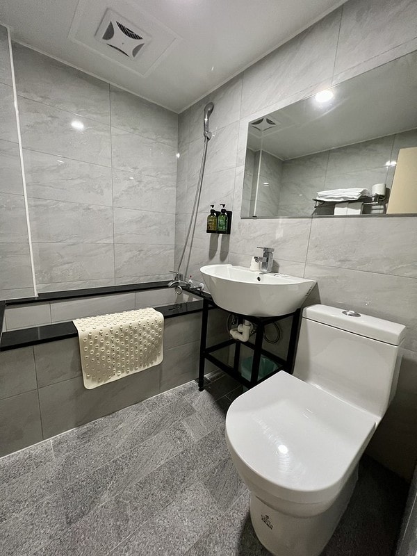 20251102-nri8p 20251102-nri8p